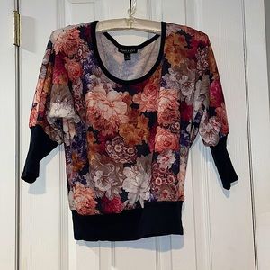 Floral Lightweight 3/4 Sleeve Sweater